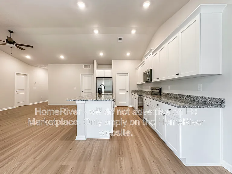 389 Chedworth Dr — Photo 6