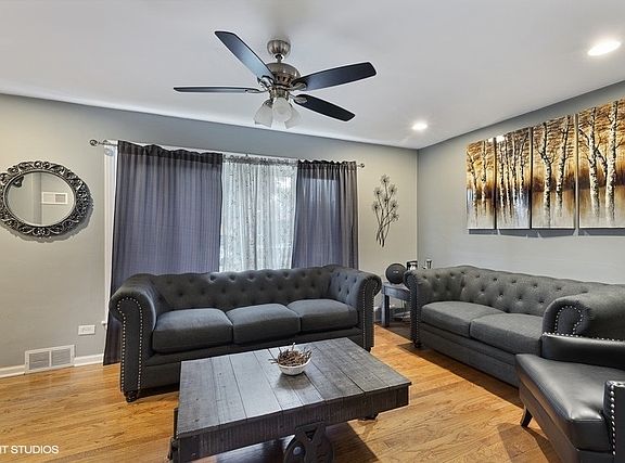 2nd image of 3723 Oak Park Ave