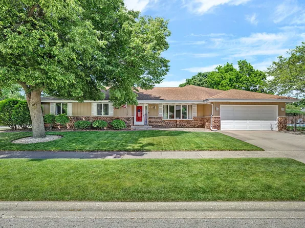 417 Greenfield Rd, Shorewood, IL 60404
