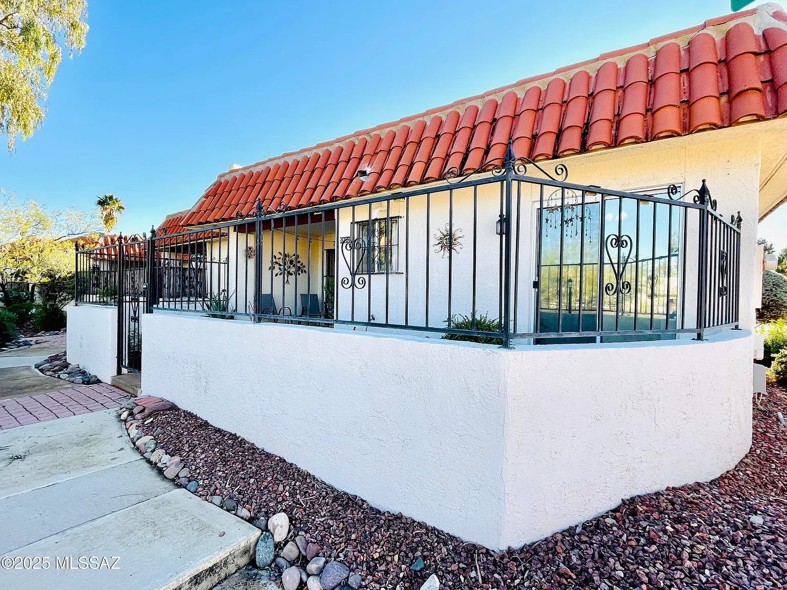 2 bed, 2.0 bath, 943 sqft, $1,500 — Photo 2