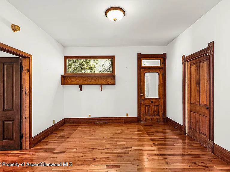 235 E Homestead Dr — Photo 8
