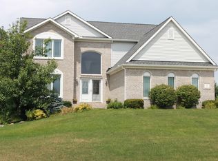 690 Morningside Dr, Grand Blanc, MI 48439