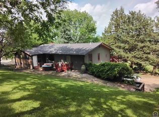 793 E 1055th Rd, Baldwin City, KS 66006