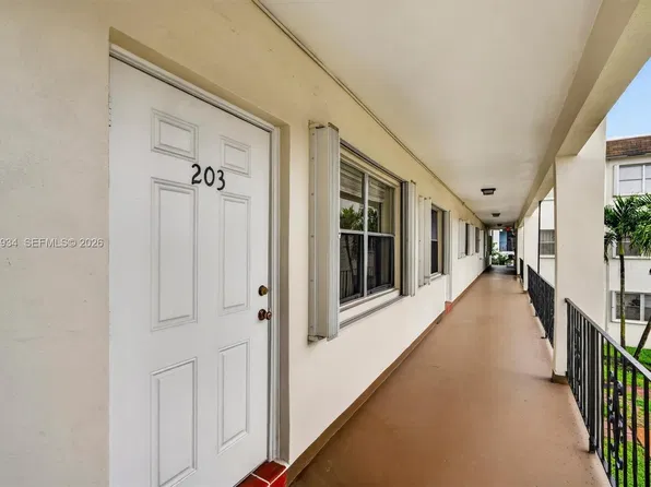 2200 Taylor St APT 203, Hollywood, FL 33020