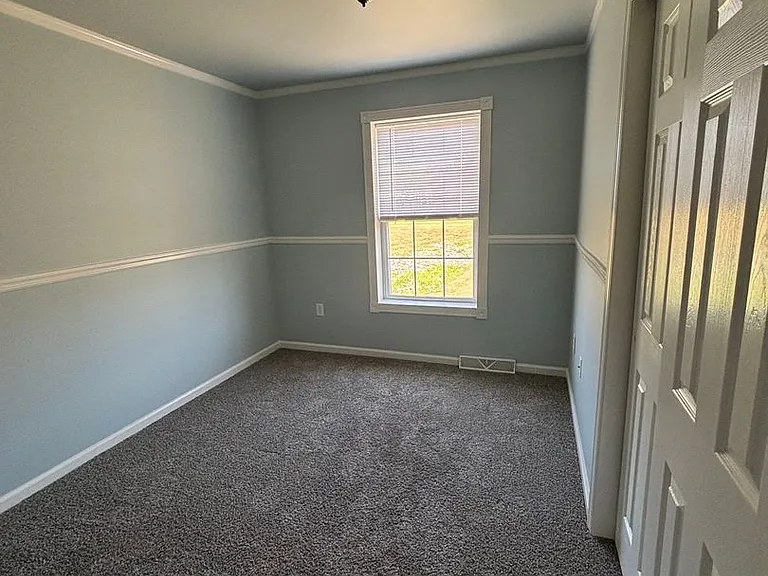 2153 Penn St — Photo 11