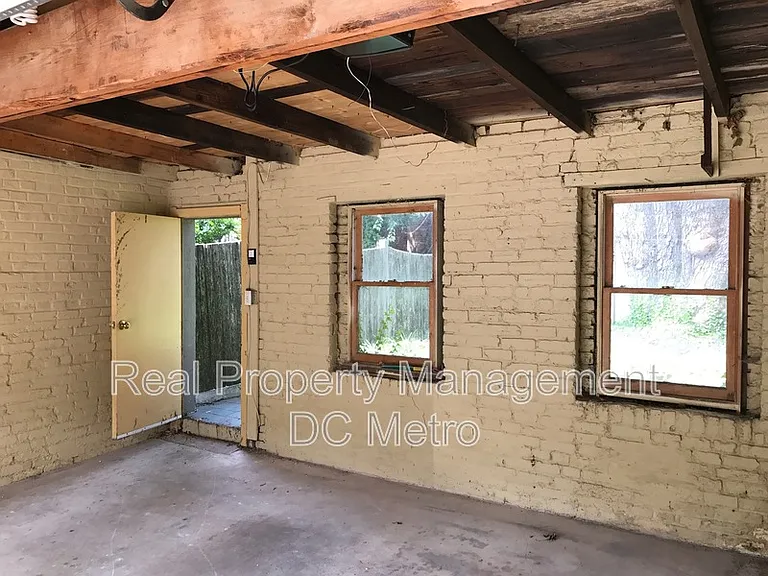 309 9th St NE — Photo 23