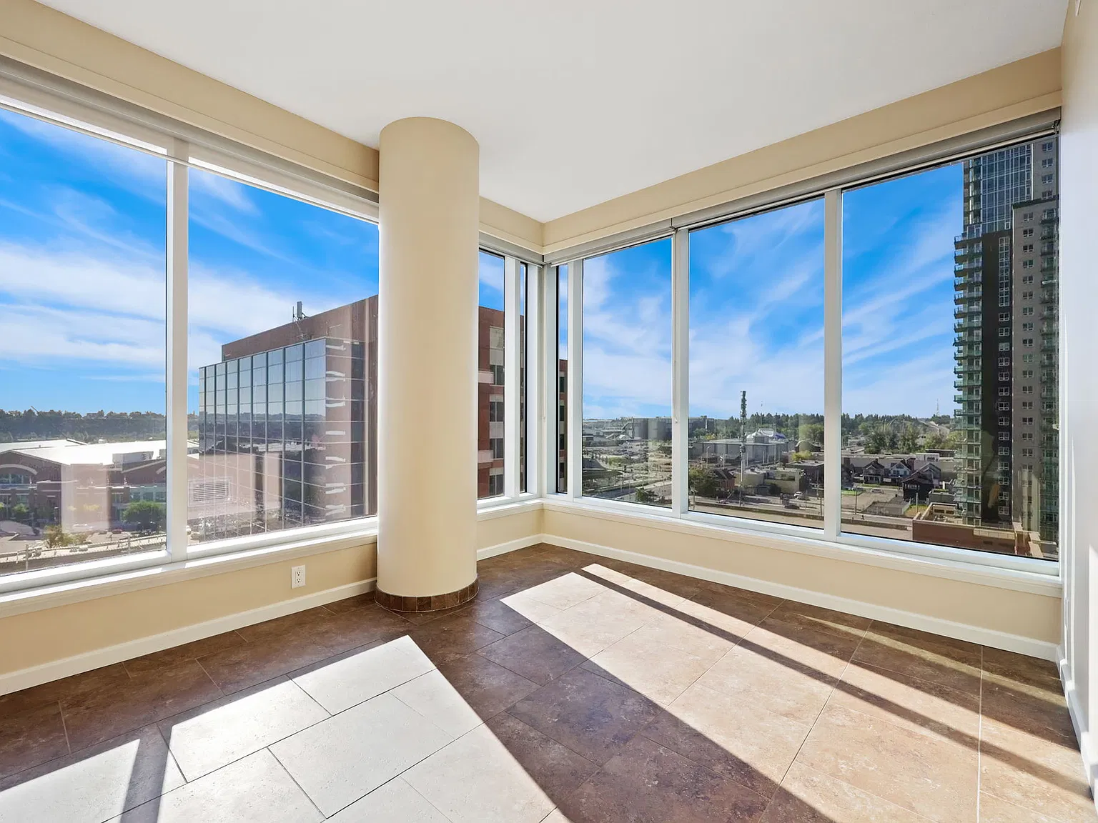 Incredible Views! 2 Bedroom 2 Bath in the NUERA Building! (L955) — Photo 1