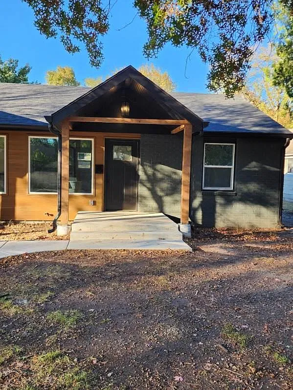 2 bed, $1,250 — Photo 1