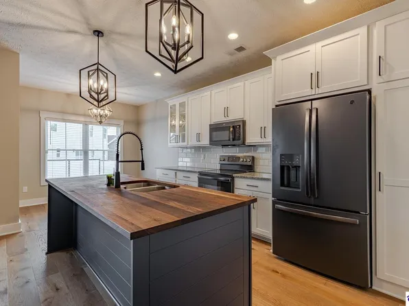 200 Gaston Cir, Elizabethtown, KY 42701