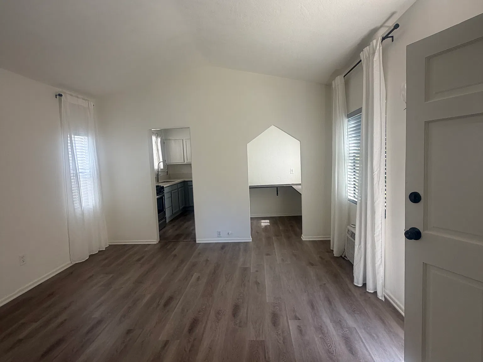 1 bed, 610 sqft, $1,950 — Photo 3