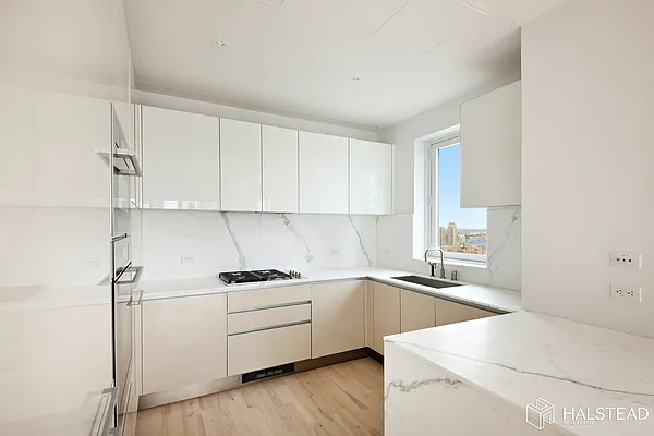 Rented by Halstead Real Estate | media 23