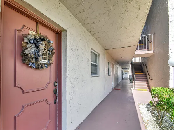 709 Lori Drive #111, Palm Springs, FL 33461