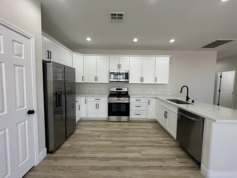 10004 Bonterra Ave — Photo 2