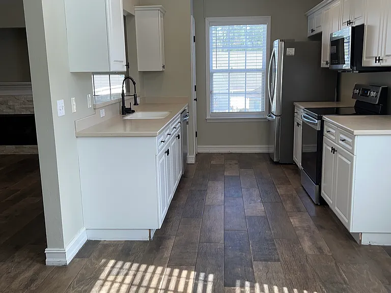 8392 Ivy Brook Ln — Photo 13