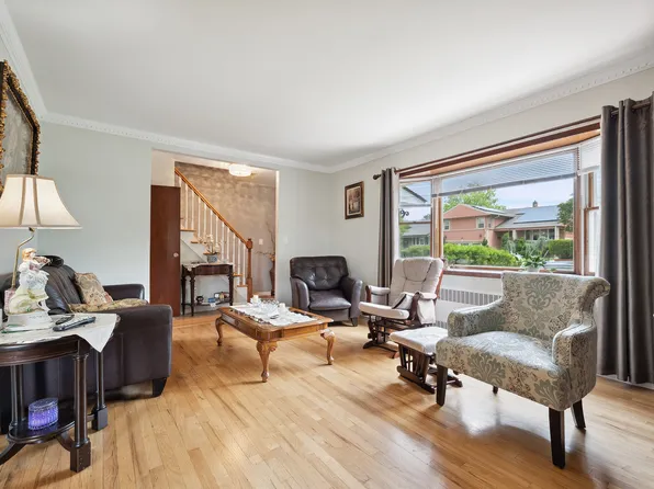 13-62 145th Place image 2 of 32