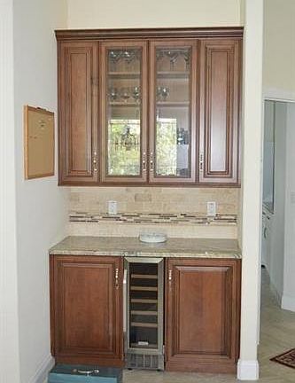 4th image of 6 Peyton Pl