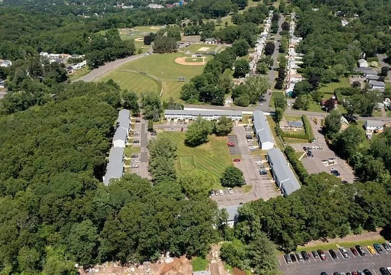 Fox Hill Commons — Photo 26