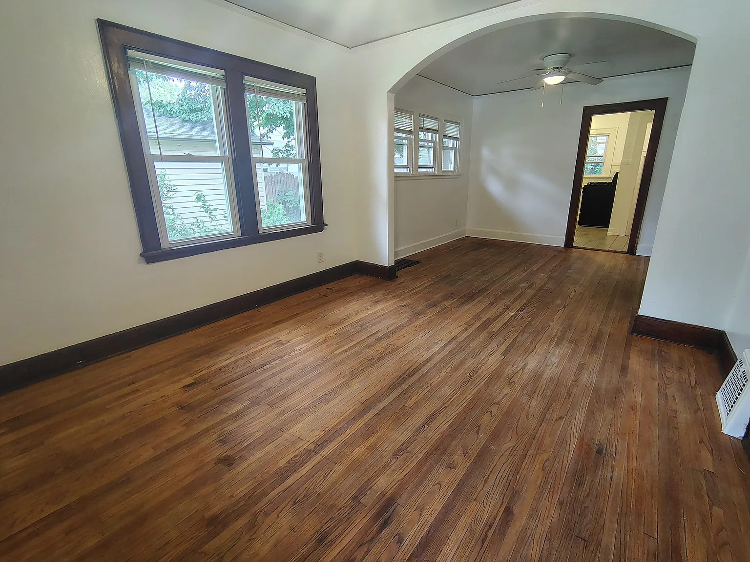 3 bed, 1200 sqft, $1,600 — Photo 3