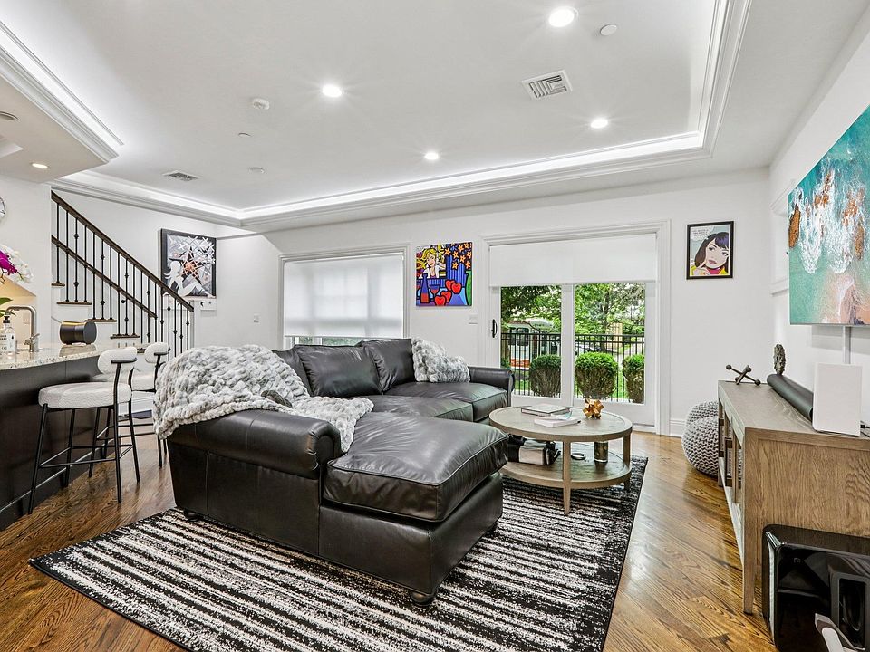 1st image of 9 Marquis Ct #9