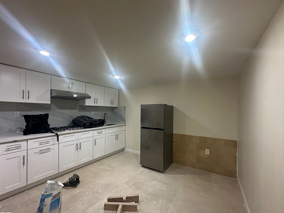 1st image of 30XX 149th St #G