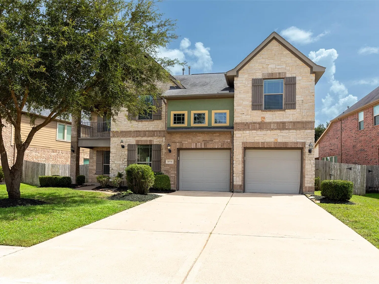 4 bed, 3.5 bath, 3419 sqft, $3,500 — Photo 2