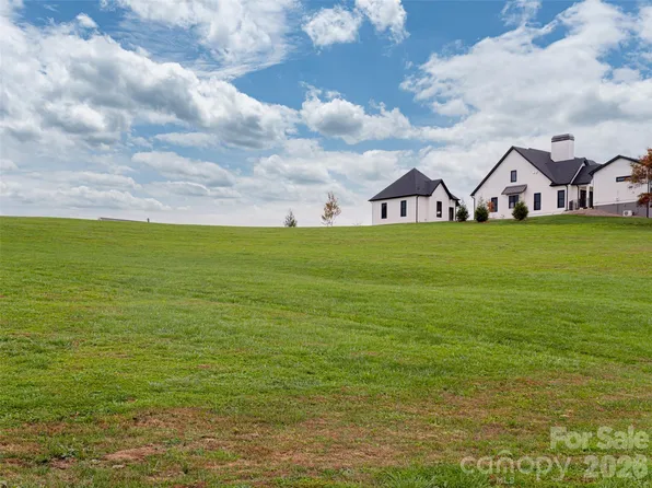 101 Double Knob Rd #75, Mills River, NC 28759