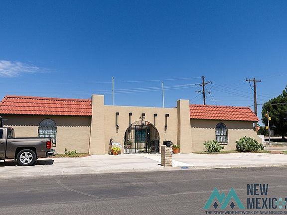 2nd image of 1502 Mountain Shadow Dr