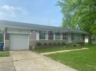 1348 Highmont Dr, Saint Louis, MO 63135
