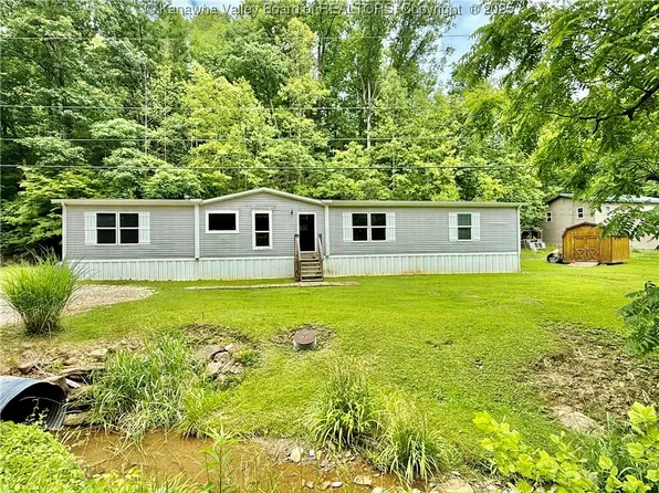 5773 Lynn Creek Rd, Huntington, WV 25704