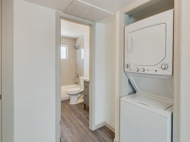$0 First Month Rent! Remodeled 2 Bed Casita w/ Private Patio, W/D & Pool — Photo 19