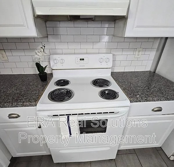 2721 Charles Dr — Photo 9