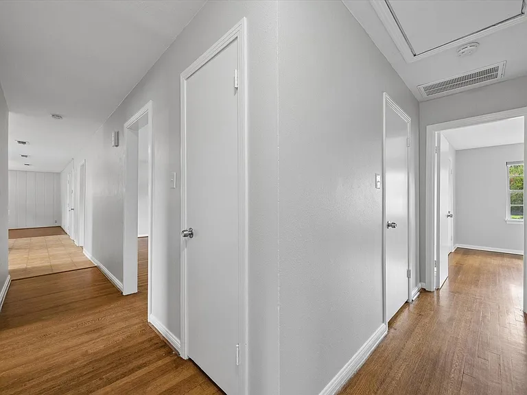 8037 Longridge Dr — Photo 18