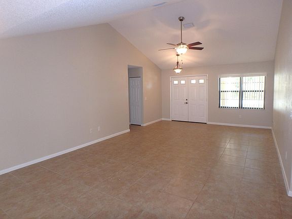 4th image of 38 Ballard Ln