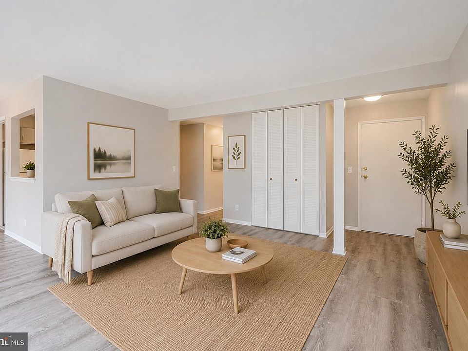 1st image of 227 Crocker Dr Unit B