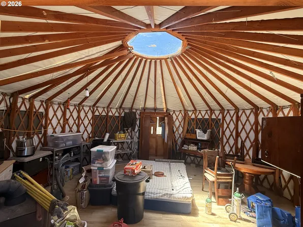 49927 Shuffield Rd, Summer Lake, OR 97640