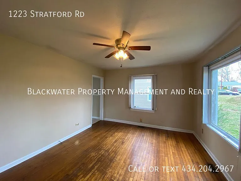 1223 Stratford Rd — Photo 5