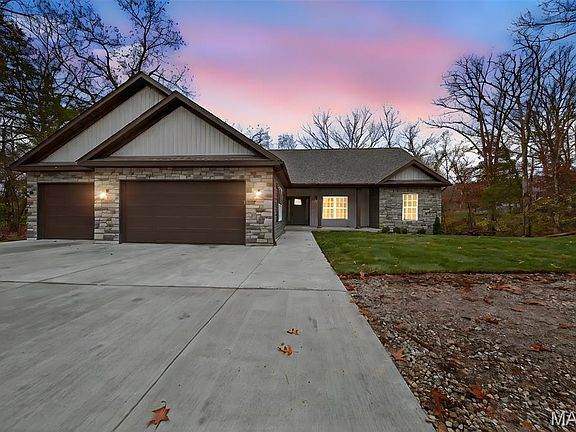 5th image of 140 Jabin Farm Rd