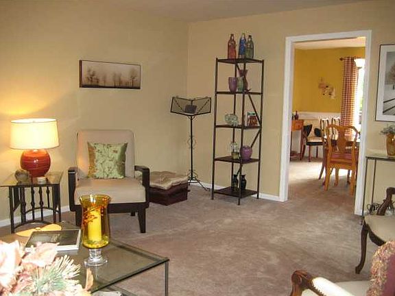 5th image of 1510 Chapman Dr