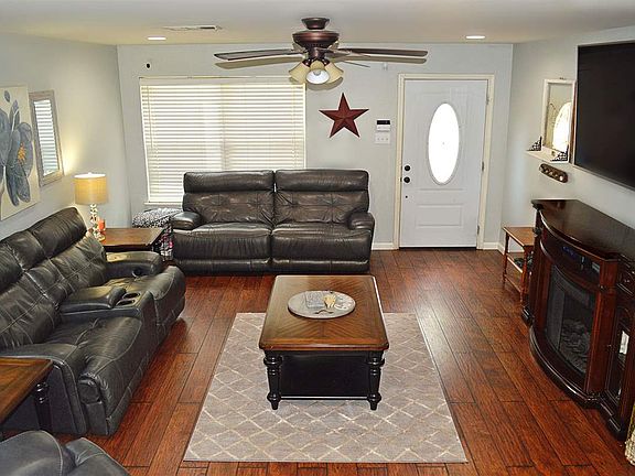 5th image of 110 E Wildflower Blvd