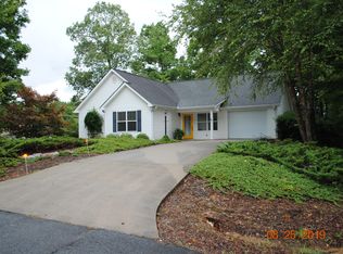 30 Laurelwood Ln, Blue Ridge, GA 30513