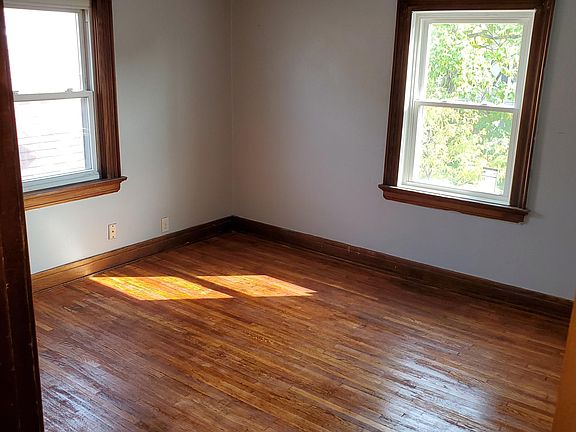 5th image of 850 Gibbard Ave