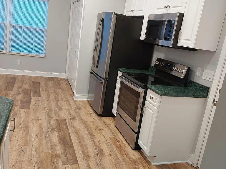 931 Mercer Dr — Photo 9
