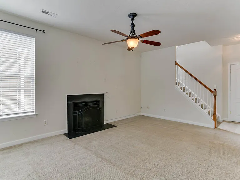 528 Normandy St — Photo 8