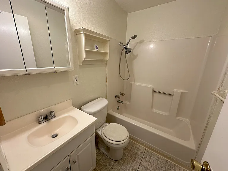 304 Birch St #3 — Photo 9