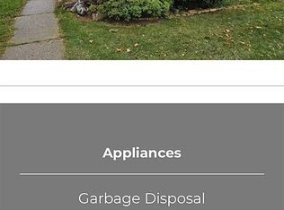 94 Meadows Ct, Wixom, MI