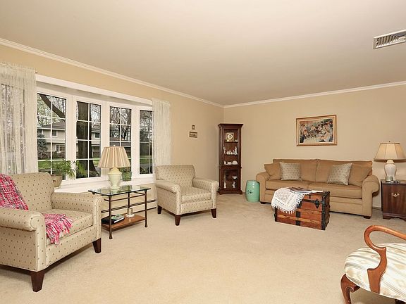 3rd image of 756 Janice Ct