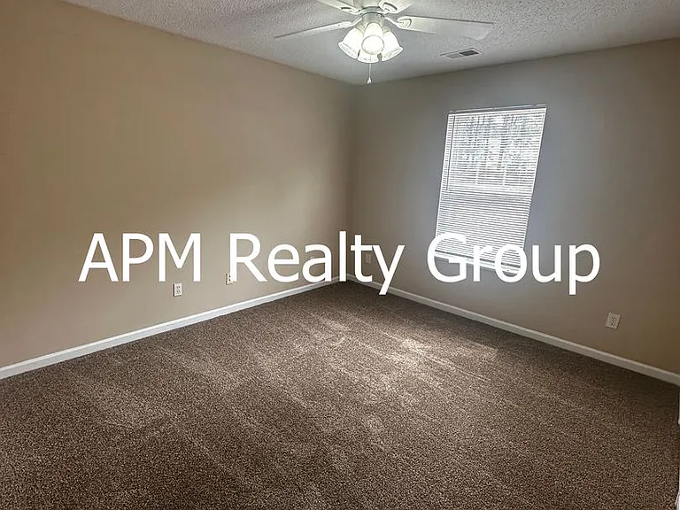 252 Bassett Loop — Photo 5