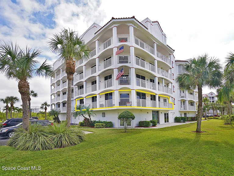 8922 Laguna Ln #201 — Photo 2