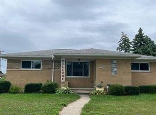 11266 Racine Rd, Warren, MI 48093