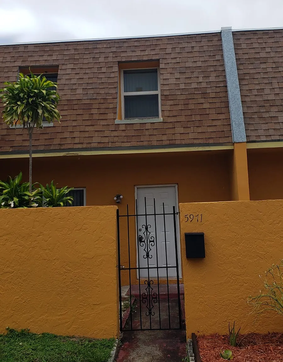 2 bed, 2.5 bath, 1236 sqft, $2,100 — Photo 1